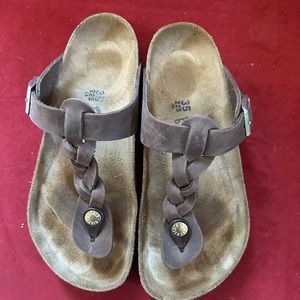 Birkenstock Gizeh Braided Sandal Brown Oiled Leather 35 EU- Gently worn.